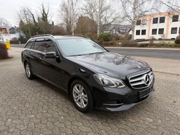 Mercedes E 220 - 2
