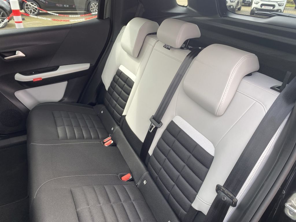 Fahrzeugabbildung Citroën e-C3 Aircross 113 Standard-Range MAX *LED*Nav*Ca