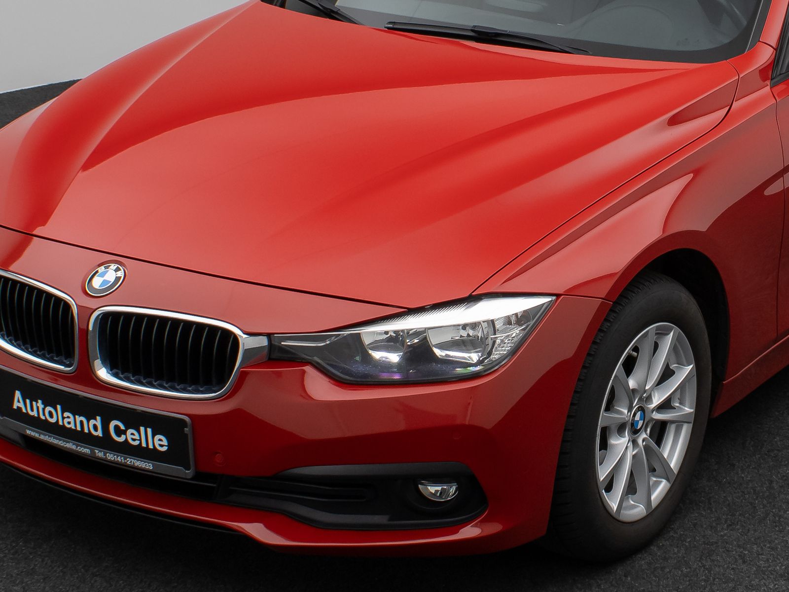 Fahrzeugabbildung BMW 320d xD Navi Lordos PDC LED Komfort AHK Sport