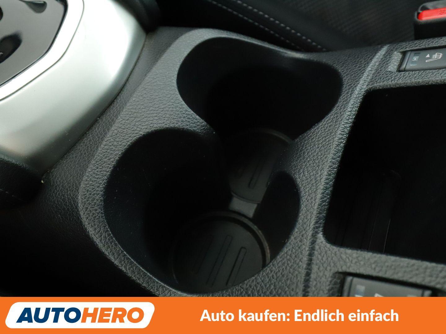 Nissan Qashqai 1.2 Acenta Aut.*NAVI*CAM*SPUR*PDC*SHZ*