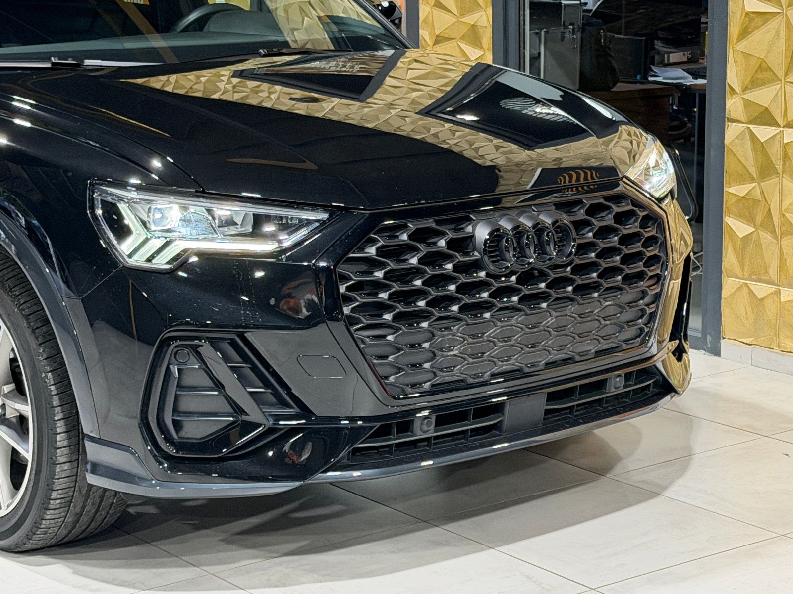Fahrzeugabbildung Audi Q3 Sportback 35 TDI/S-LINE/BLACK-EDIT/LED/KAMERA