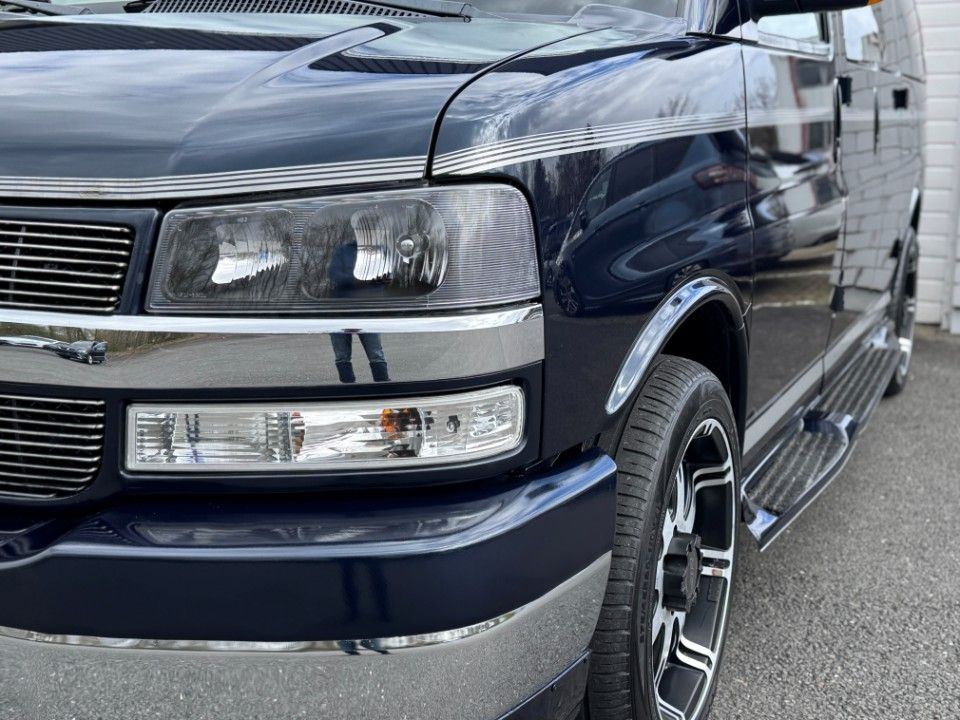 Fahrzeugabbildung Chevrolet Express Chevy Conversion Van 5.3 Vortec