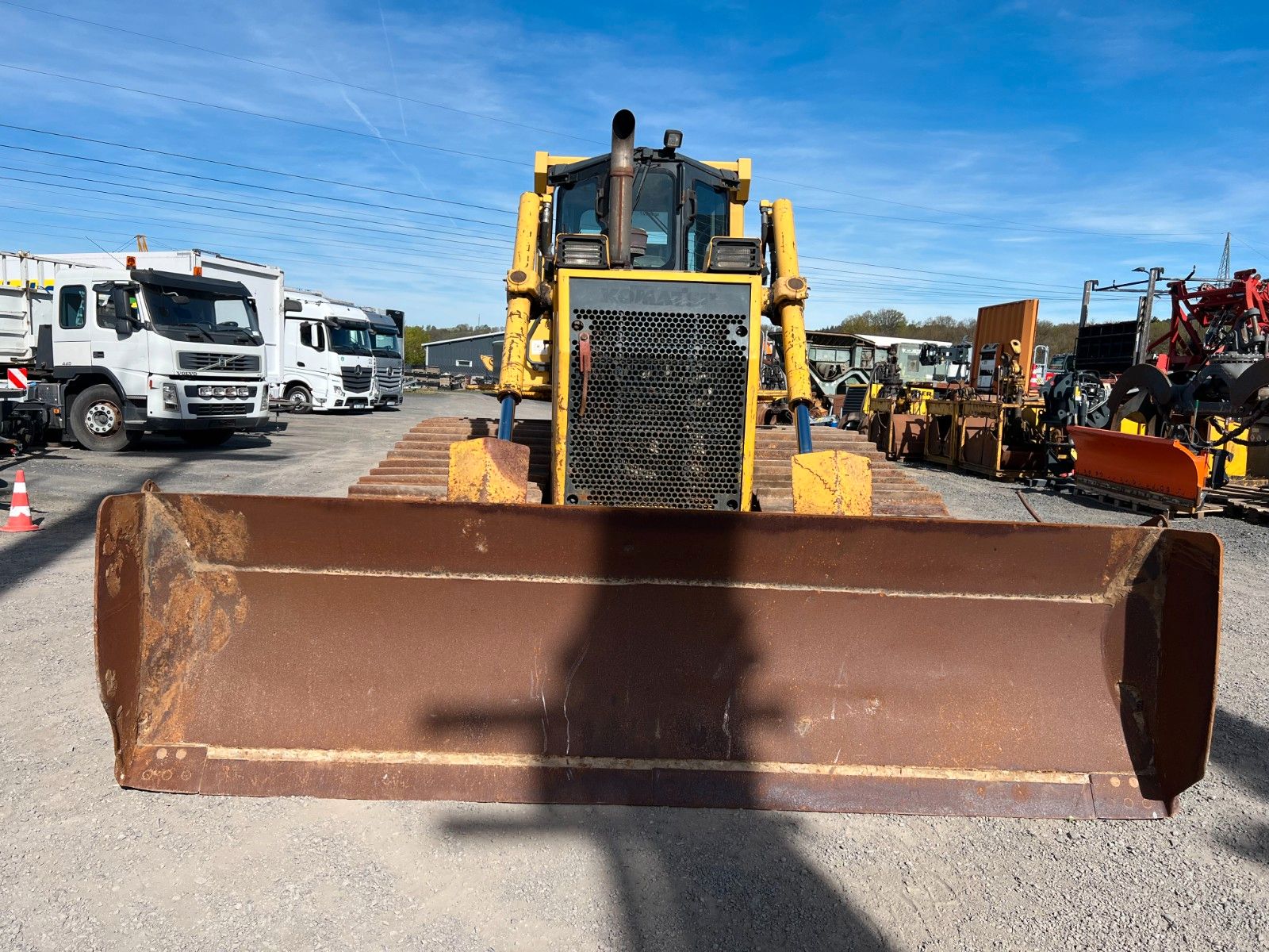 Fahrzeugabbildung Komatsu D65PX-15 / nur 5.945h / Baujahr: 2004