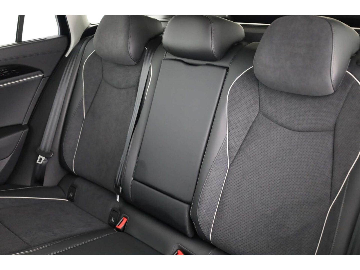 Volkswagen Passat - Bild 12