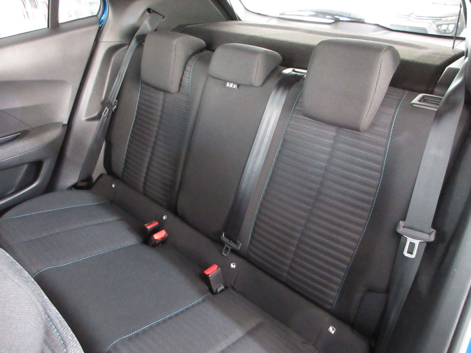 Fahrzeugabbildung Peugeot 2008 Active LED/NAVI/PDC/ALU/TEMPO