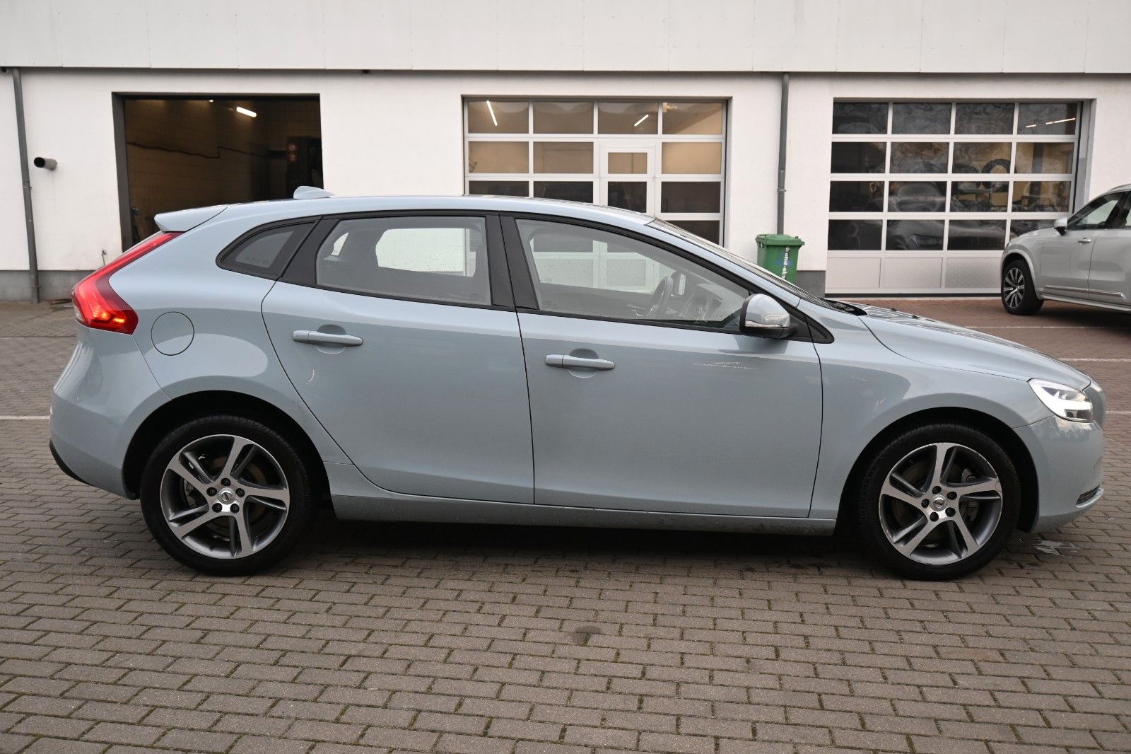 Fahrzeugabbildung Volvo V40 D2  Kinetic *TEMPO*NAV*LED*RFK*CD*