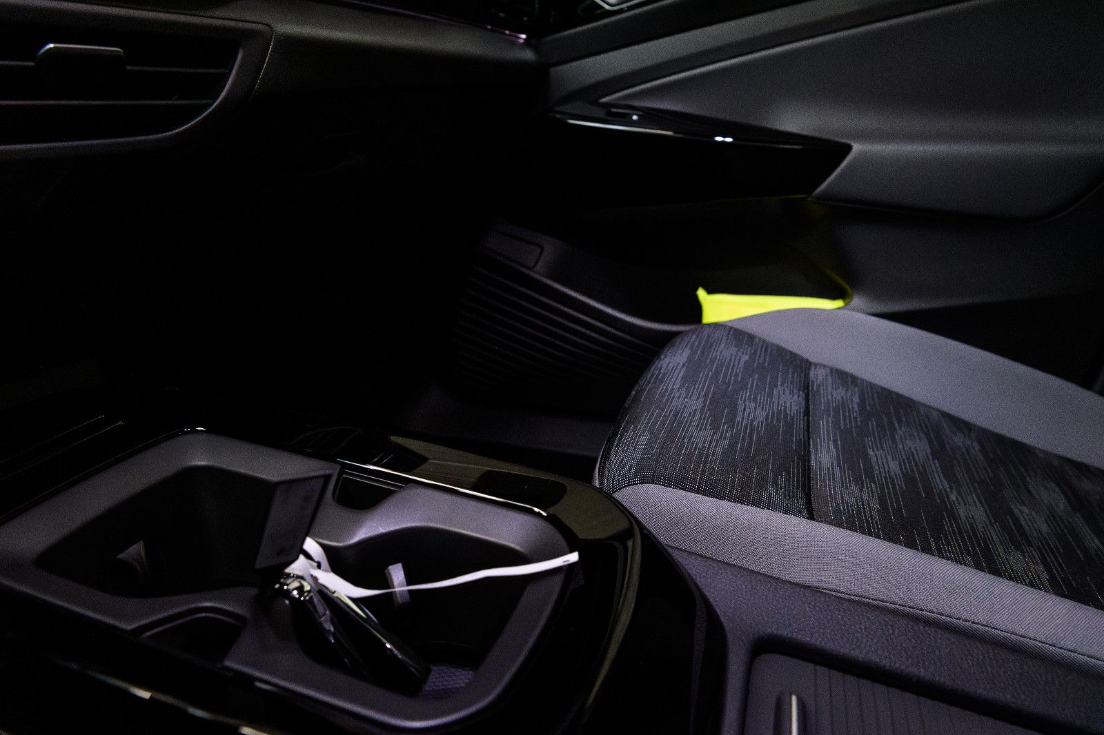 Fahrzeugabbildung Volkswagen ID.4 Pro IQ-LED+NAVI+ACC+WÄRMEPUMPE+SHZ