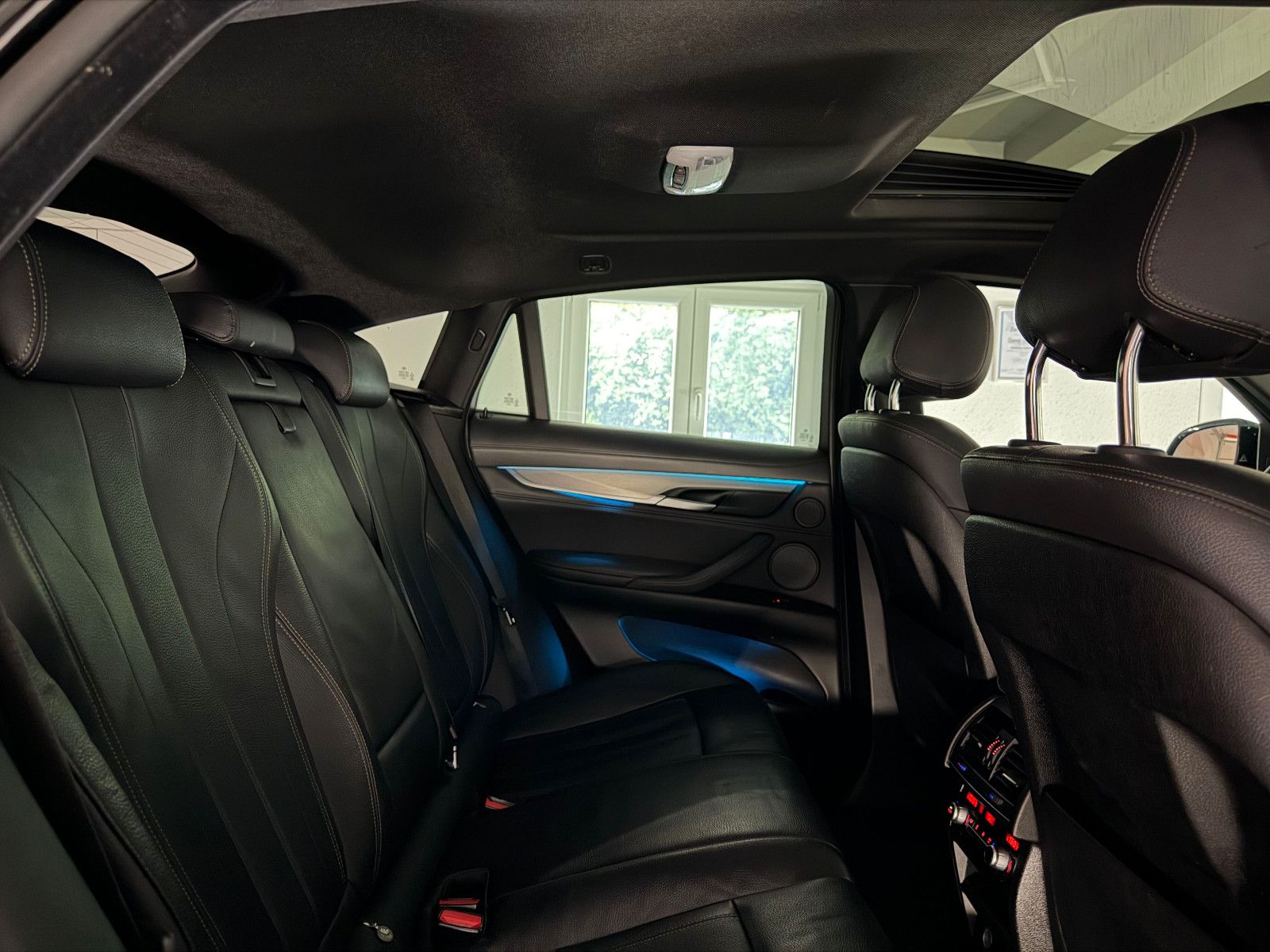 Fahrzeugabbildung BMW X6 xDrive 30 d M SPORT/LED/ACC/H&K/AHK/eGSD