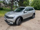 Volkswagen Tiguan Highline BMT/Start-Stopp 4Motion - silberne Volkswagen Tiguan