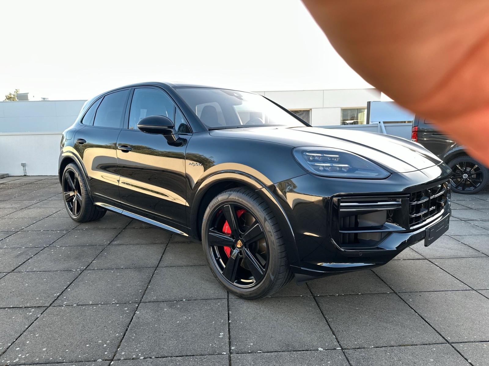 Porsche Cayenne Turbo E-Hybrid SportDesign Panorama