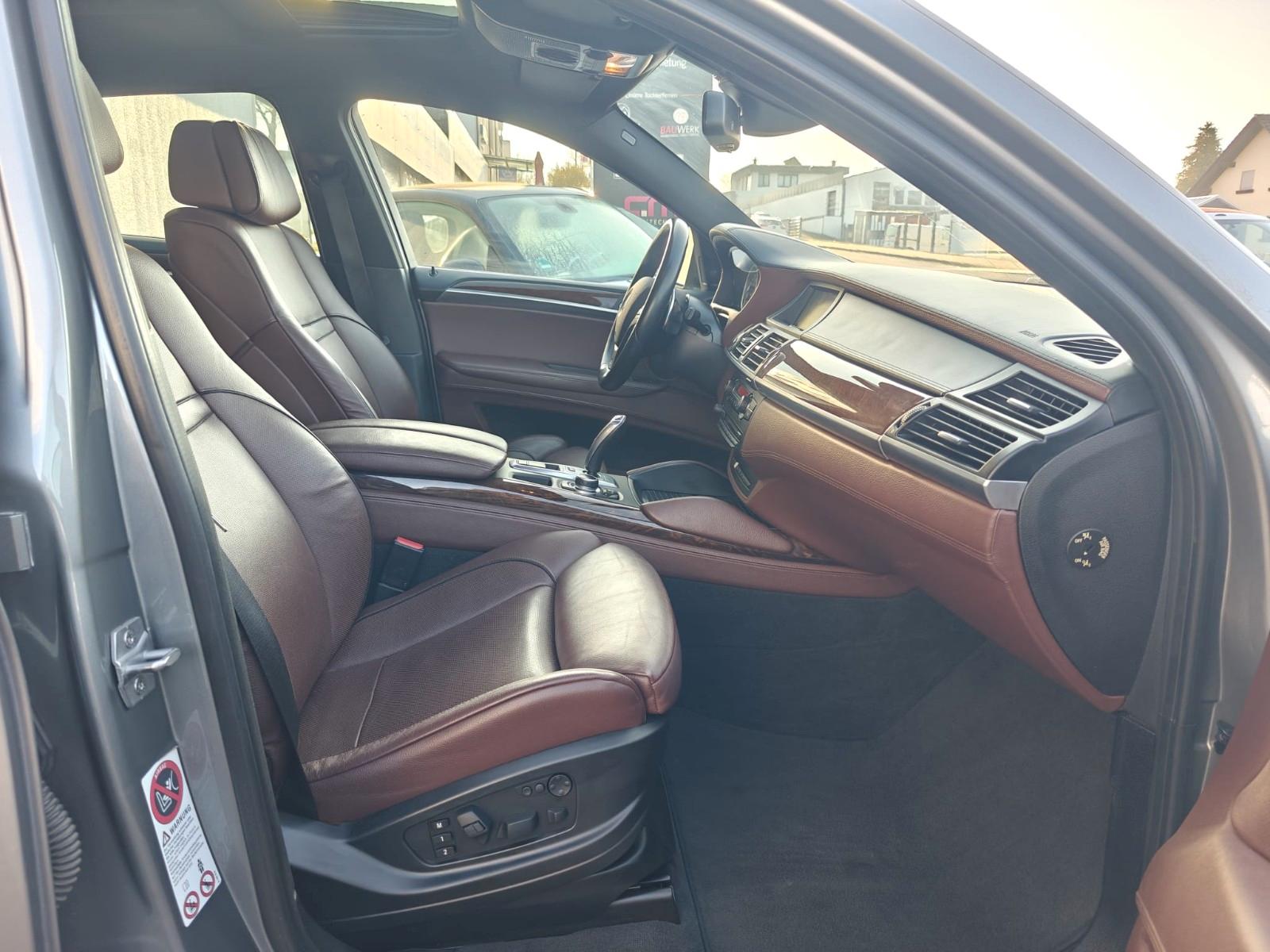 BMW X6 M50d 381 ch • Cuir Merino • Head-up • ACC Stop&Go • Caméras 360° • Toit ouvrant • Attelage