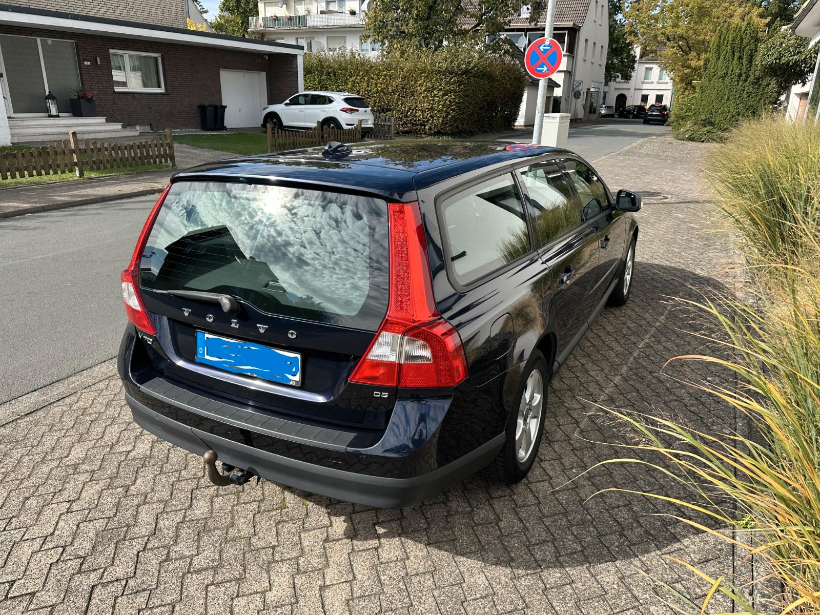 Volvo V70 2007 — interior