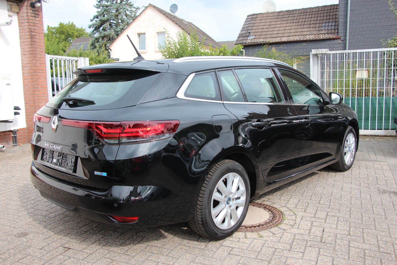 Renault Megane E-TECH Plug-in Hybrid 1.6 Zen / 16250 imagem 3