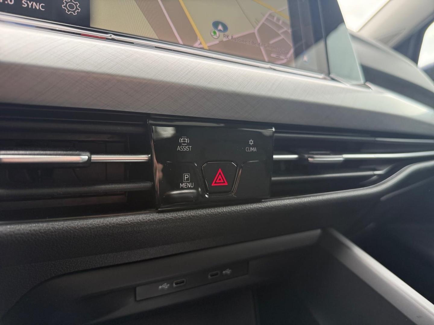 Volkswagen Golf 8 VIII Life 1.0 TSI El. Panodach Navi