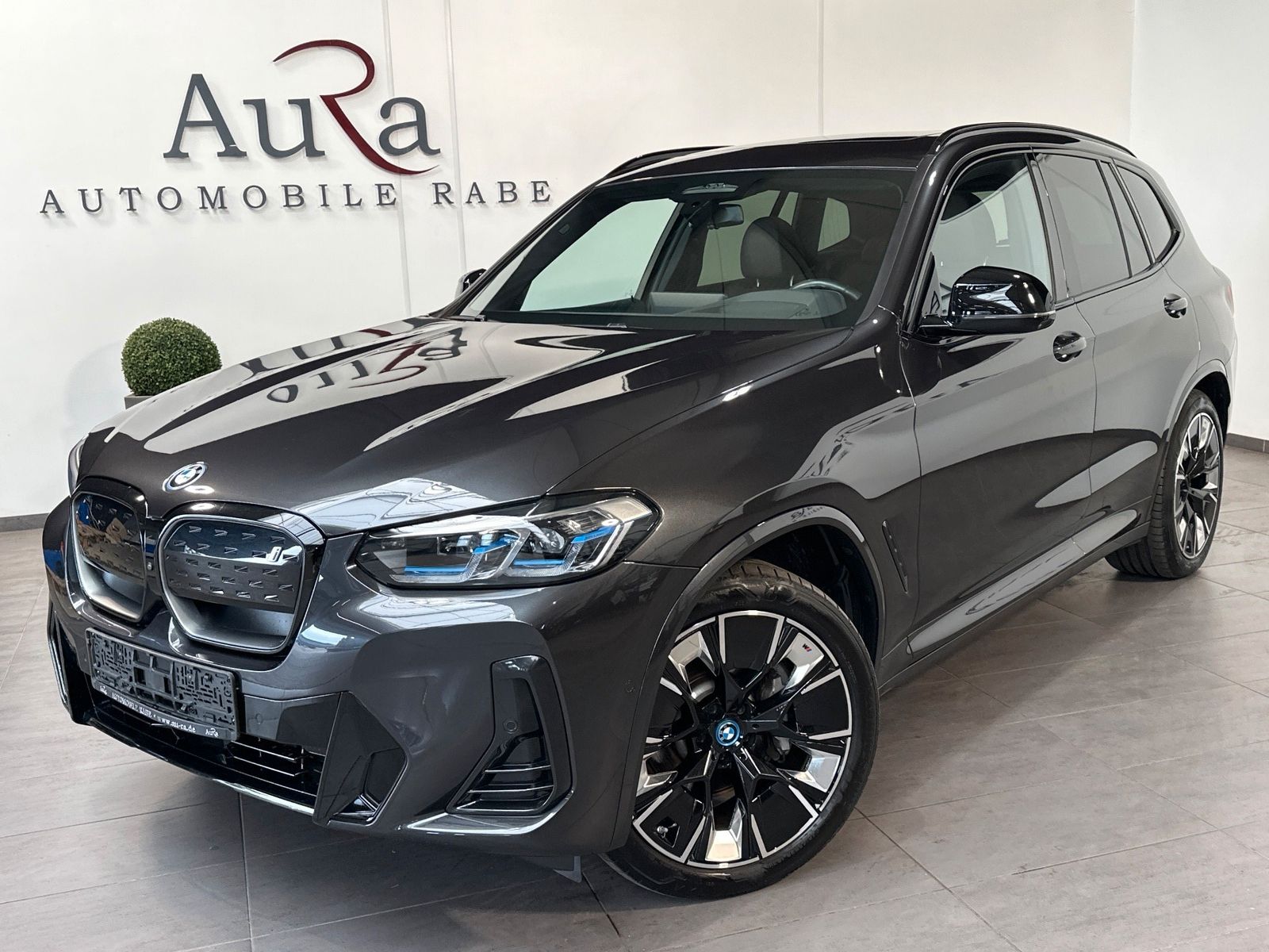 BMW iX3 Impressive NAV+LED+PANO+AHK+HUD+360°-KAM