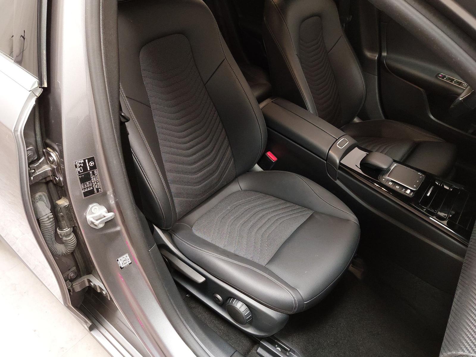 Mercedes-Benz A 250 e Navi LED Rückfahrkamera MBUX+ SHZ