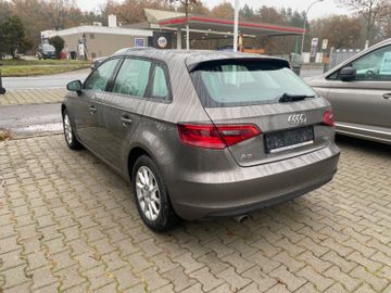 Fahrzeugabbildung Audi A3 1.6 TDI Attraction Sportback*Bi-Xenon*SHZ*