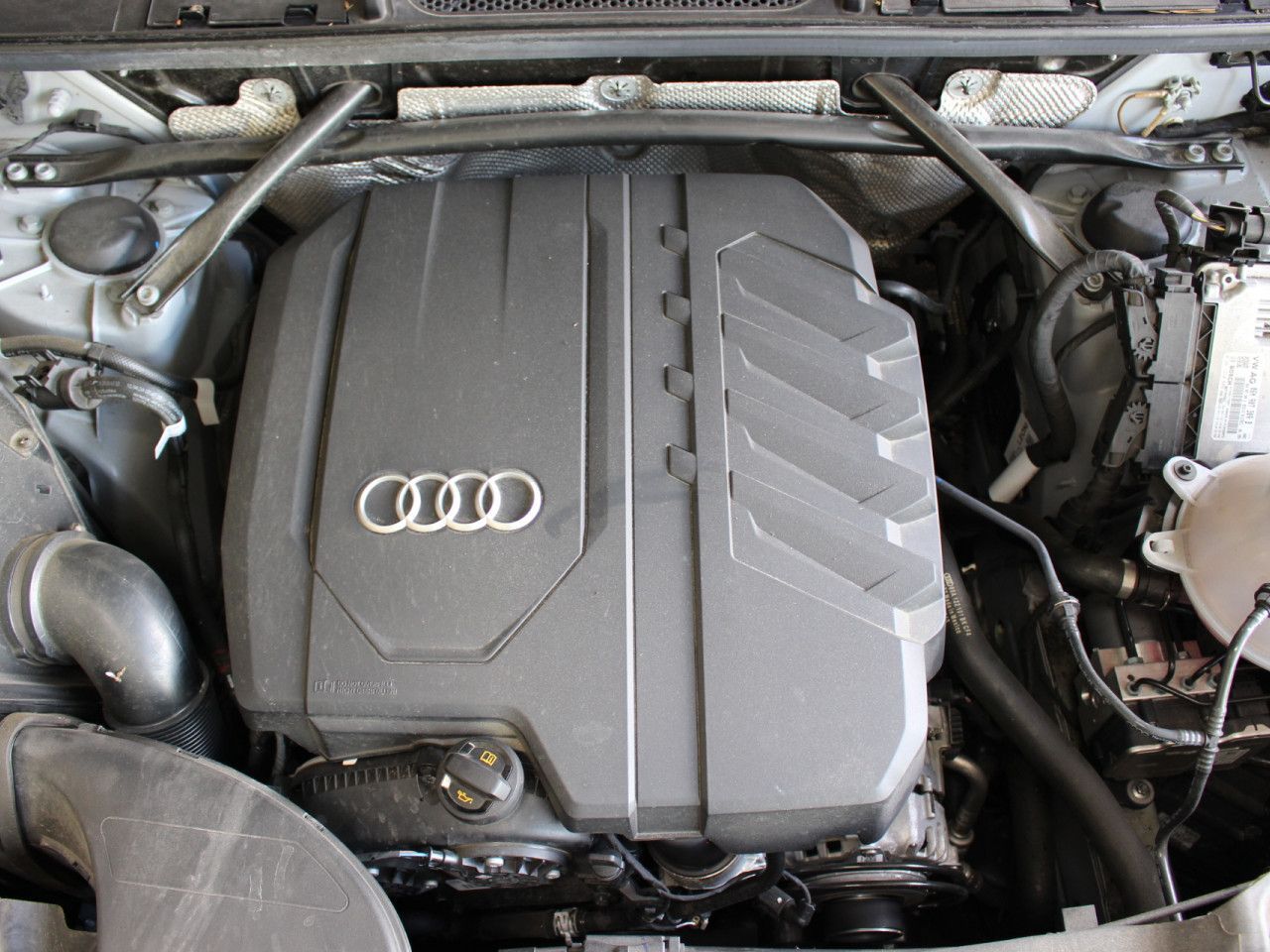Fahrzeugabbildung Audi Q5 40 TFSI quattro S line AHK/Matrix/ACC