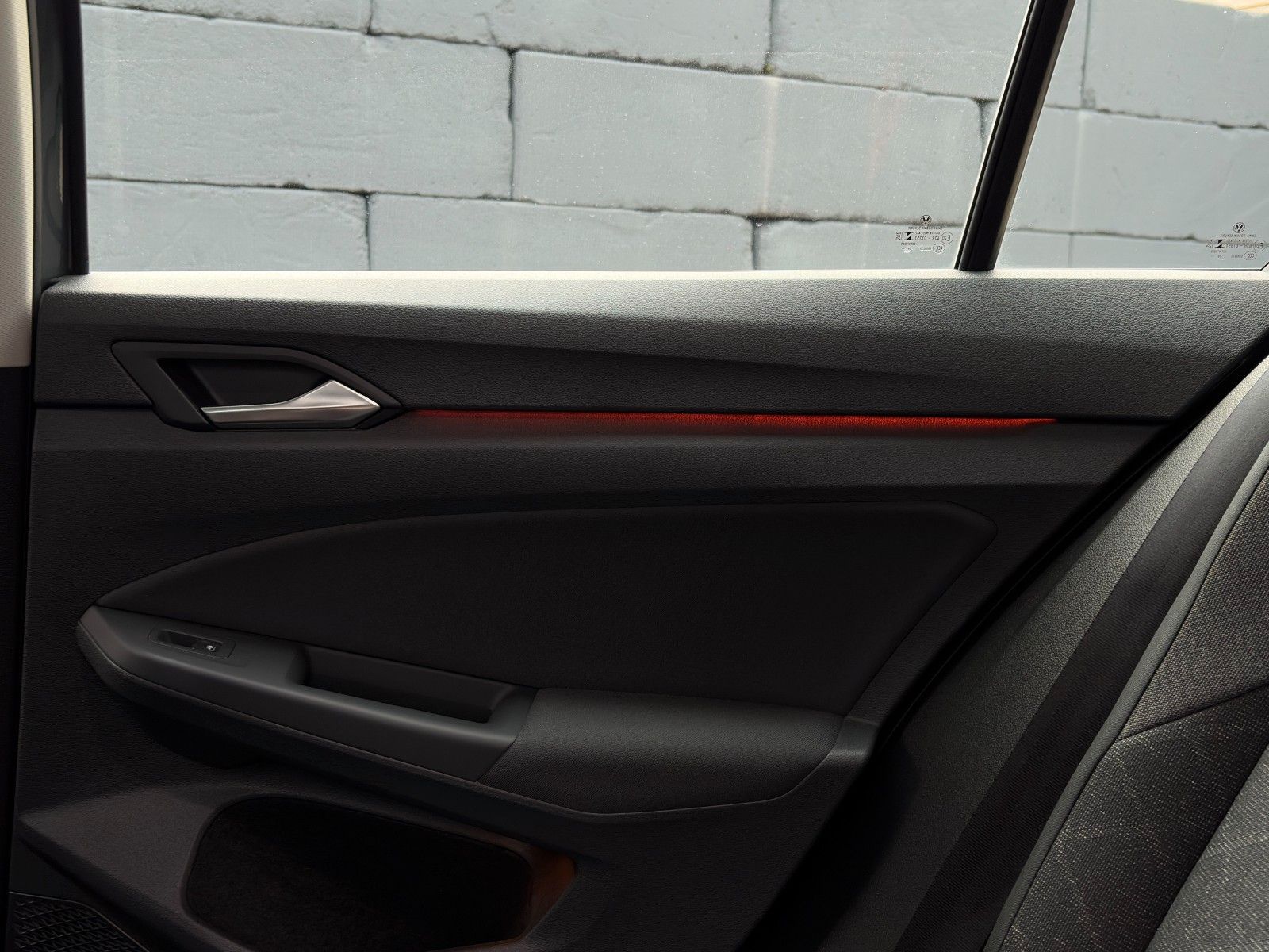 Fahrzeugabbildung Volkswagen Golf 1.5 TSI Life ACC LKAS PDC SHZ 3Z-Klima LED