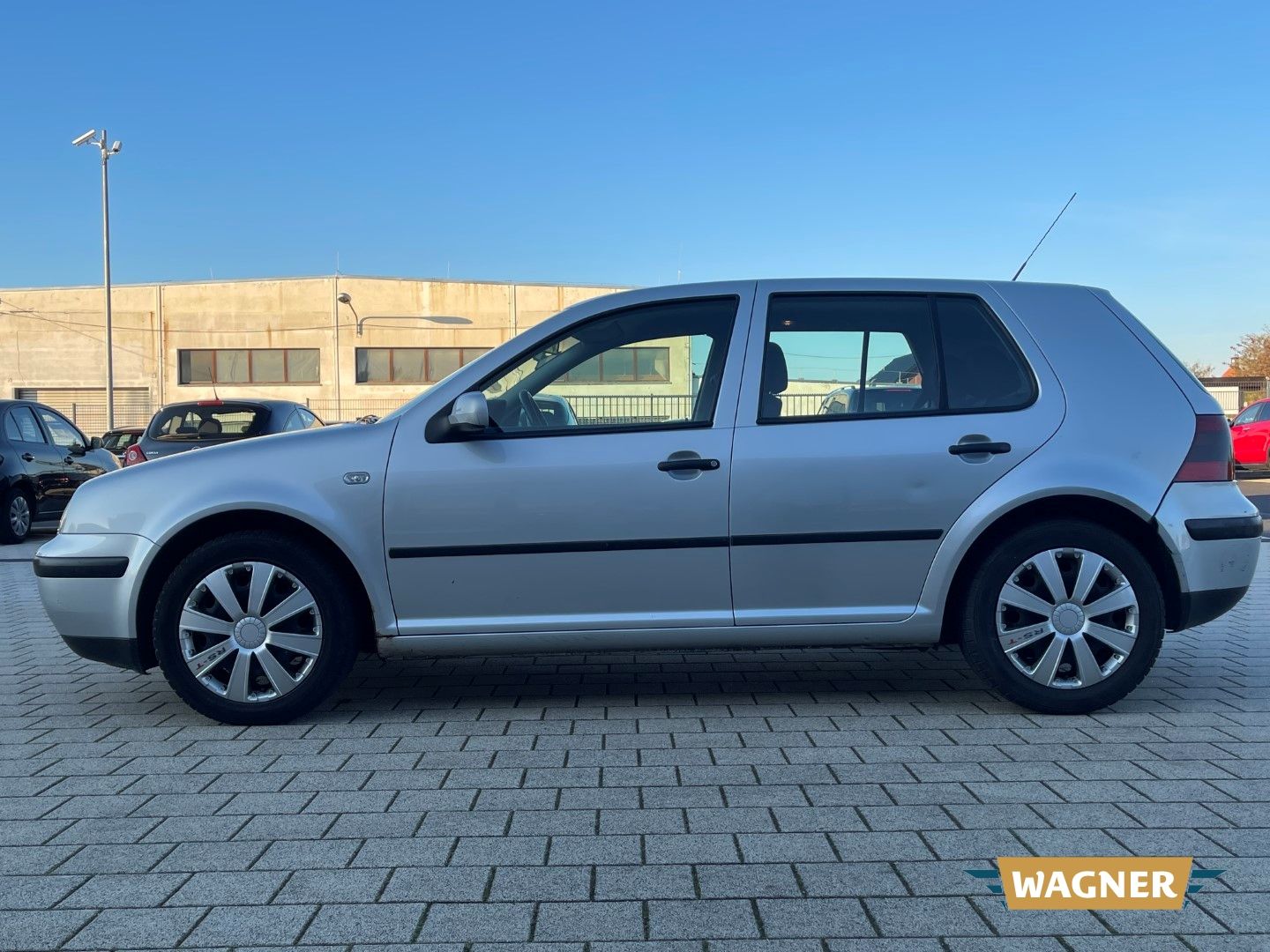 Fahrzeugabbildung Volkswagen Golf IV Edition Klima Servo TÜV 02/2027