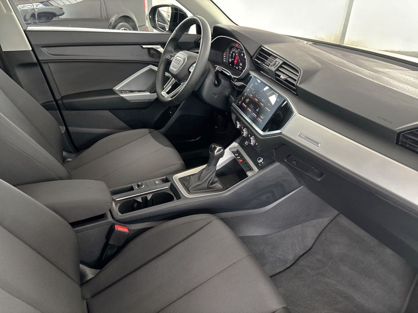 Audi Q3 35 TFSI S-tronic advanced NAVI DAB LED PANO-D foto 13