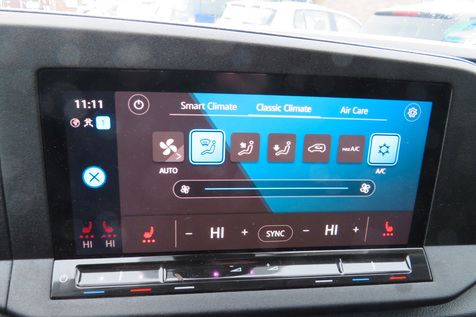 Fahrzeugabbildung Volkswagen Caddy Life DSG NAVI PDC SITZHEIZUNG 1.HD