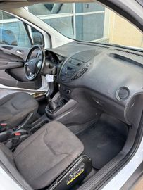 Ford Tourneo Connect - 9