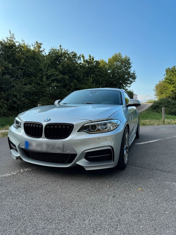 Image of BMW 225
