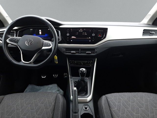Fahrzeugabbildung Volkswagen Polo VI Move 1.0 TSI LED PDC SitzHz VirtCockp