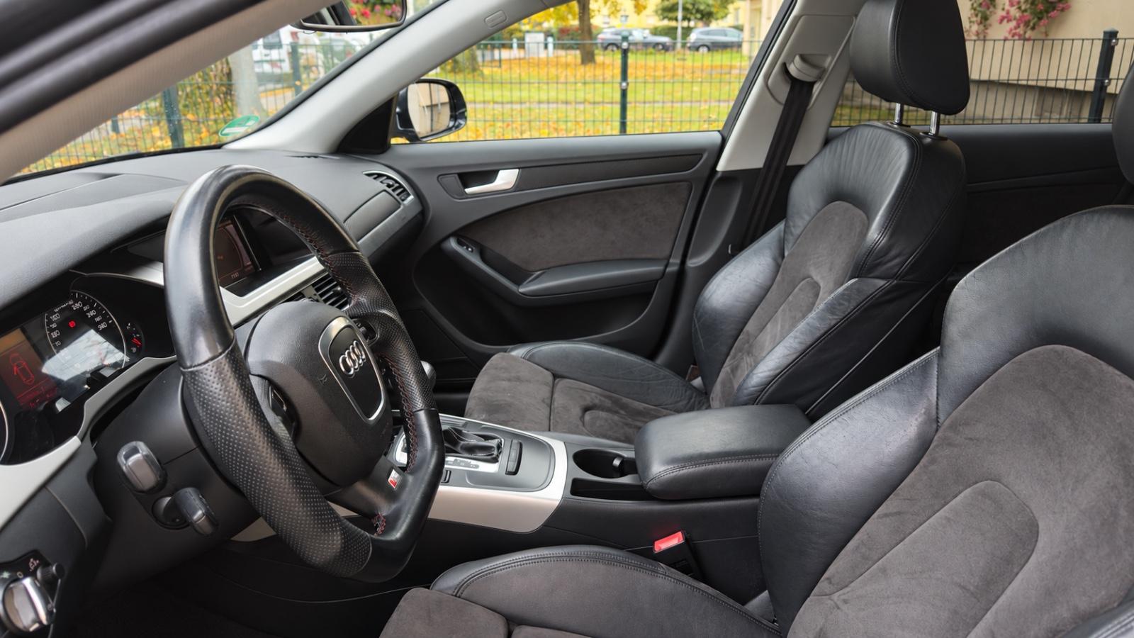 Audi A4 2009 — photo 8