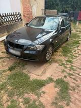 BMW E90 320D - BMW 320 Limousine 320d e90 mit Diesel-Antrieb