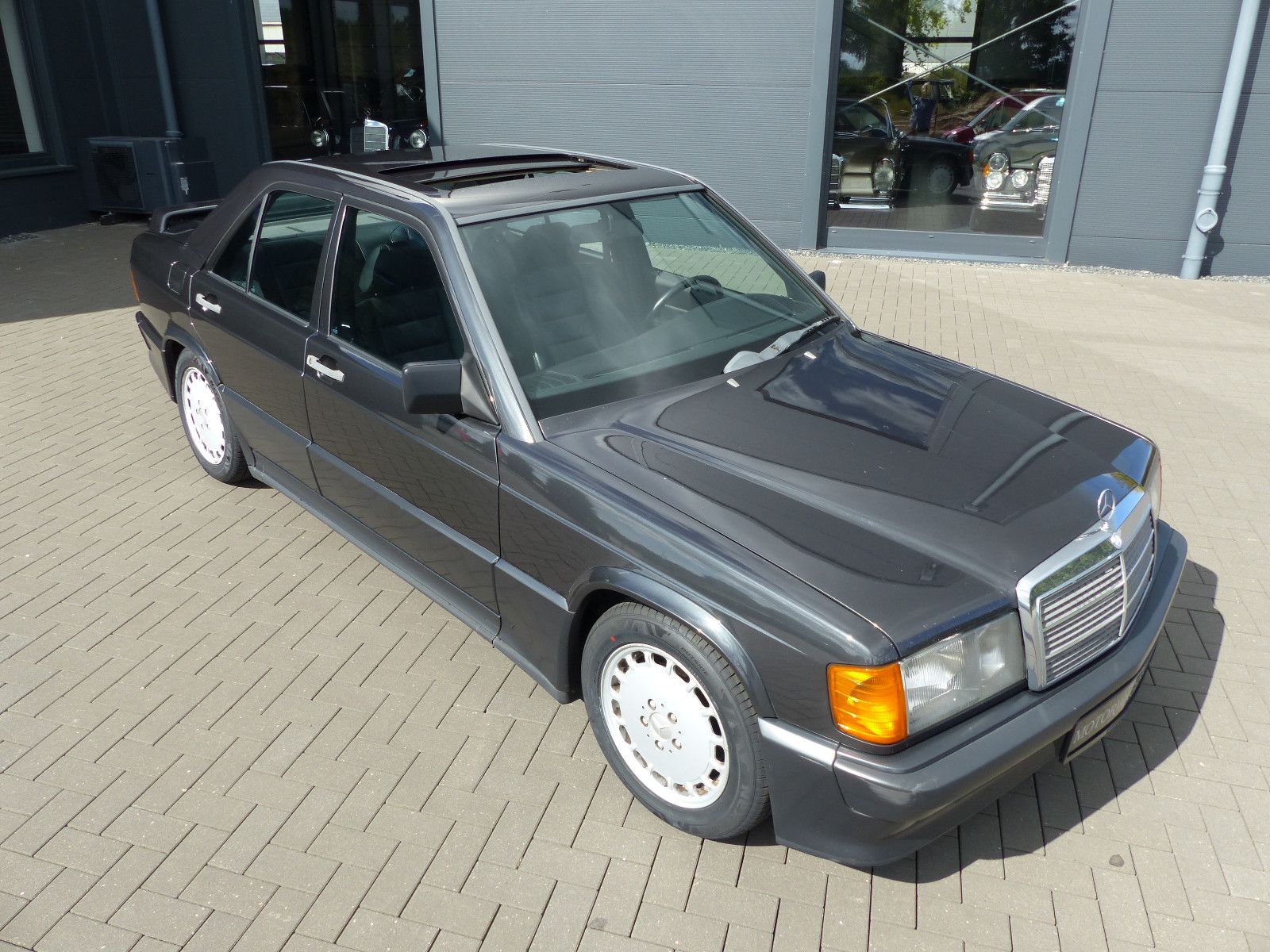 Fahrzeugabbildung Mercedes-Benz 190 E 2,3 16 V * 1.Hand* Erstlack*