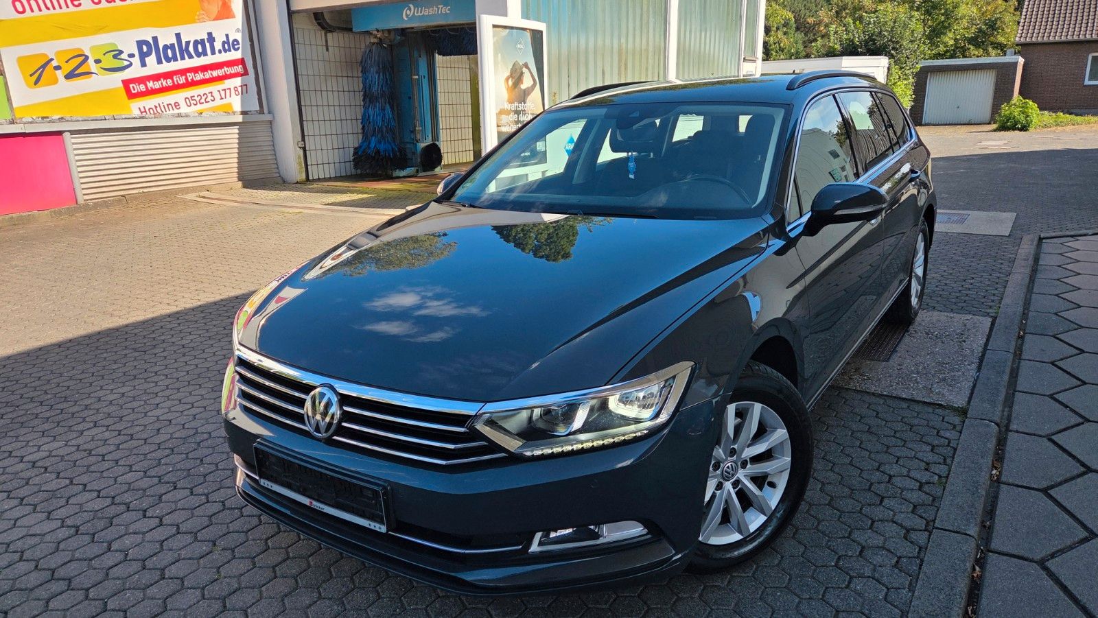 Volkswagen Passat2.0TDI-AUTOM+AHK+LED+KAMER+NAVI+KLIMAAUTOM