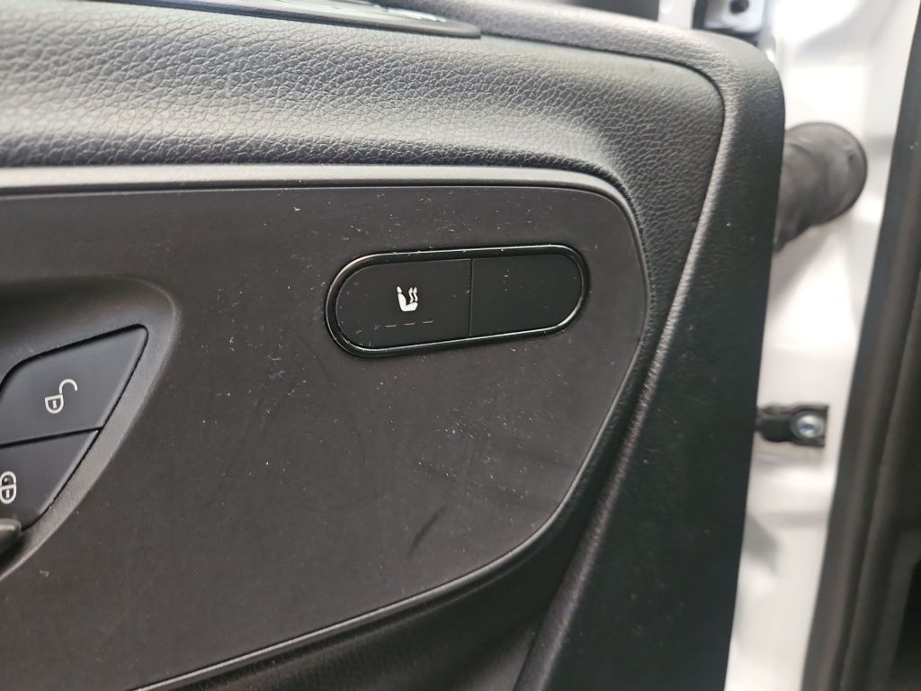 Fahrzeugabbildung Mercedes-Benz Sprinter 317 Kasten L2H2 3,5tAHK Schwingsitz SHZ