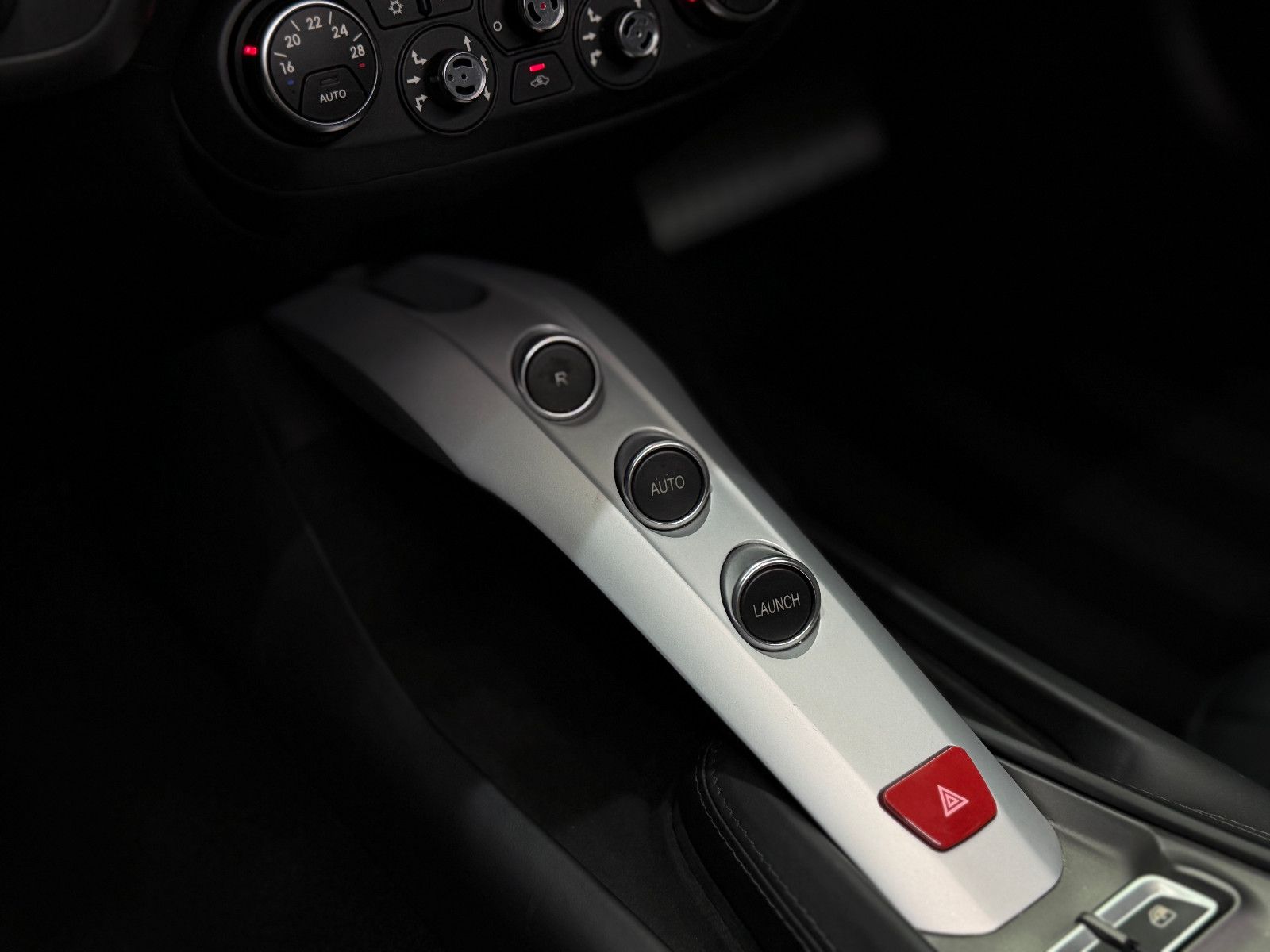 Fahrzeugabbildung Ferrari F12 Berlinetta|RACING-SEATS|NOVITEC-UMBAU|LIFT