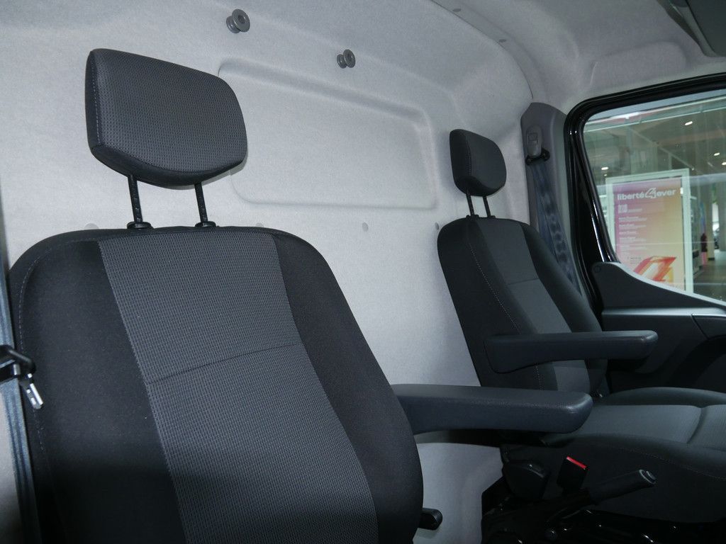 Fahrzeugabbildung Renault Master Kasten FWD Komfort L2H2 3,5t Automatik