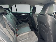 SKODA Octavia Combi 2.0 TDI Scout 4x4 LED Navi Ahk ACC SKODA Octavia Combi 2.0 TDI Scout 4x4 LED Navi Ahk ACC