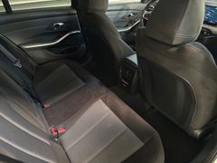 Fahrzeugabbildung BMW 320d Touring M Sport -- Pano/ACC/HeadUp/HiFi