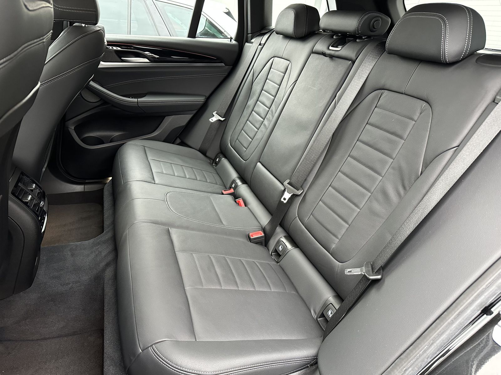 Fahrzeugabbildung BMW X3 xDrive20d M-Sport NAV+LED+AHK+H&K+20ZO+360°