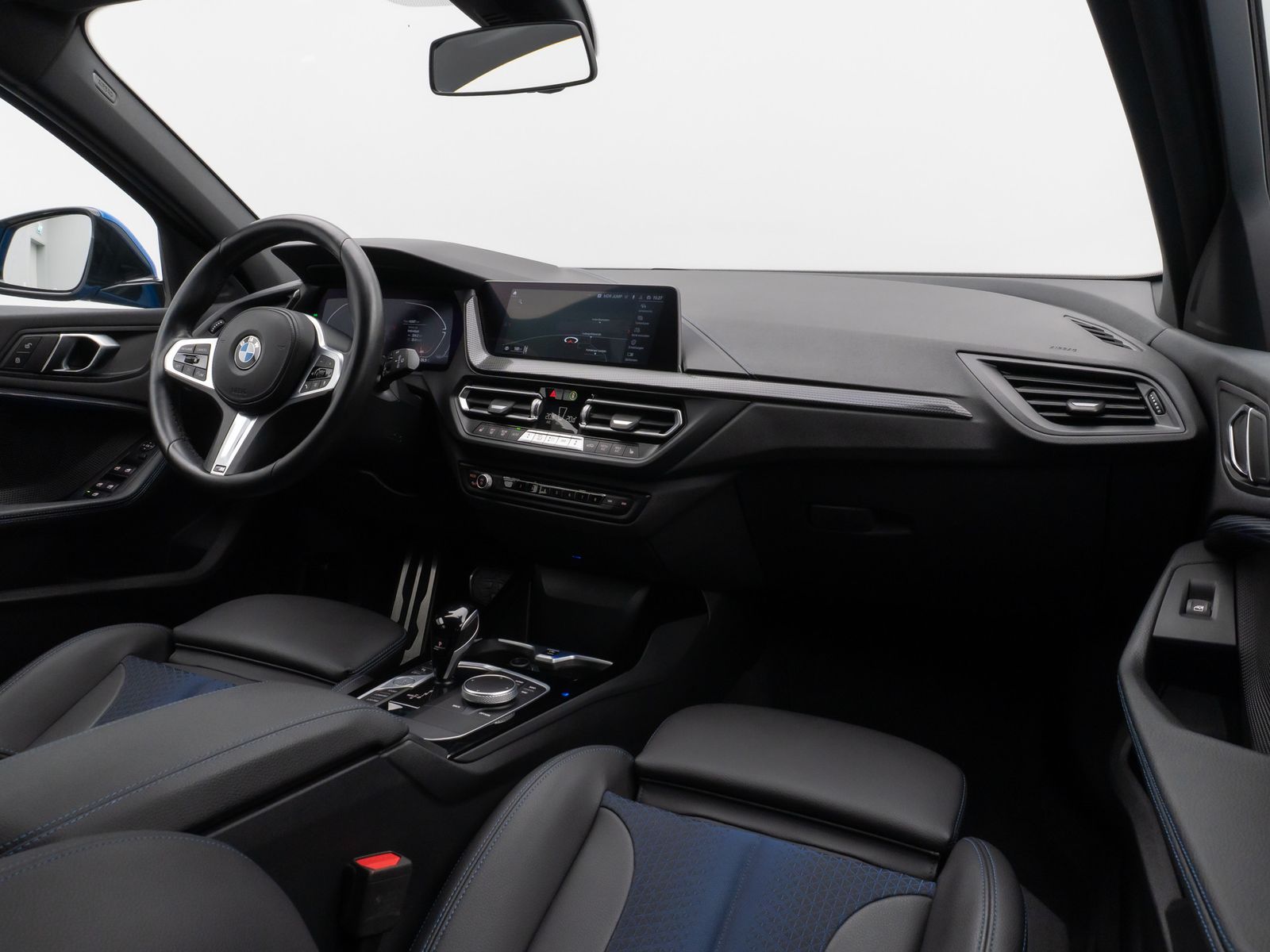 Fahrzeugabbildung BMW 118i M Sport Kamera DAB Geschwindigkeitsreg LED
