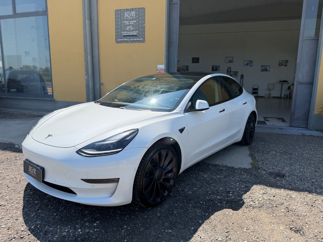 Tesla Model 3 Long Range AWD Performance