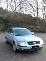 Volkswagen VW Passat 1.6 - Volkswagen Passat aus 2001: Kombi