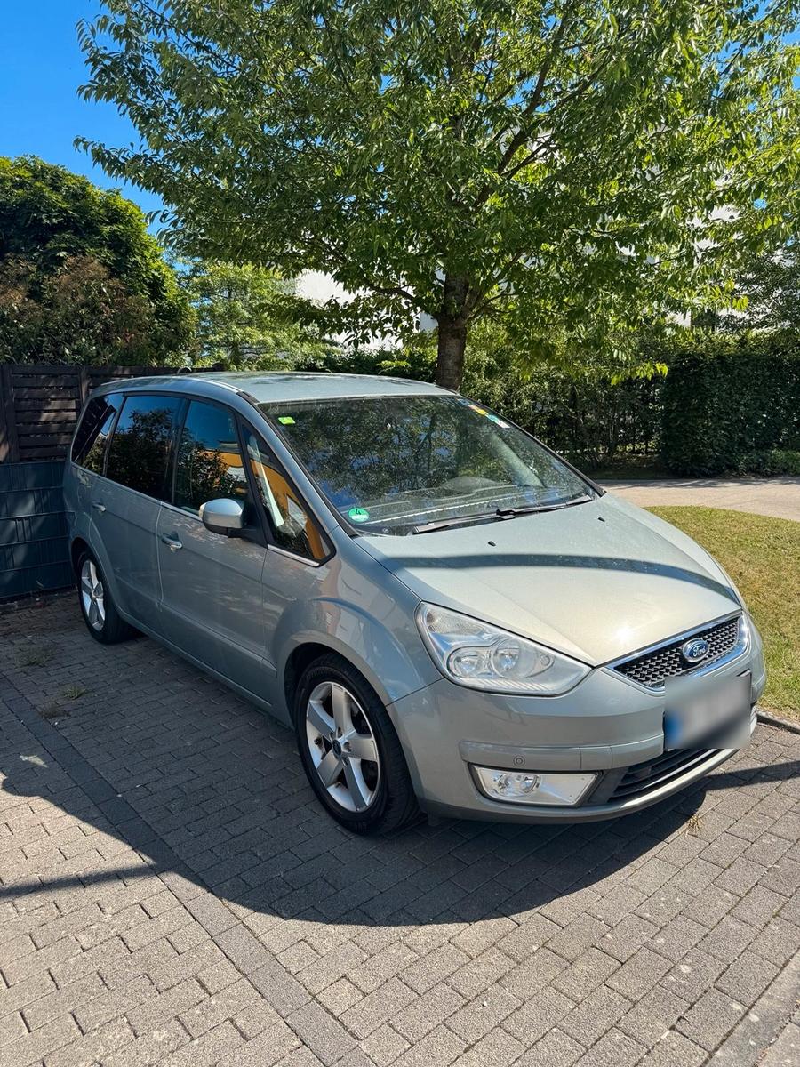 Ford Galaxy 2009 — photo 11