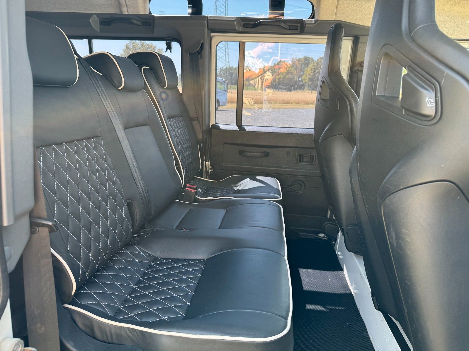 Fahrzeugabbildung Land Rover Defender 110 E Station Wagon "VK nur an GEWERBE"