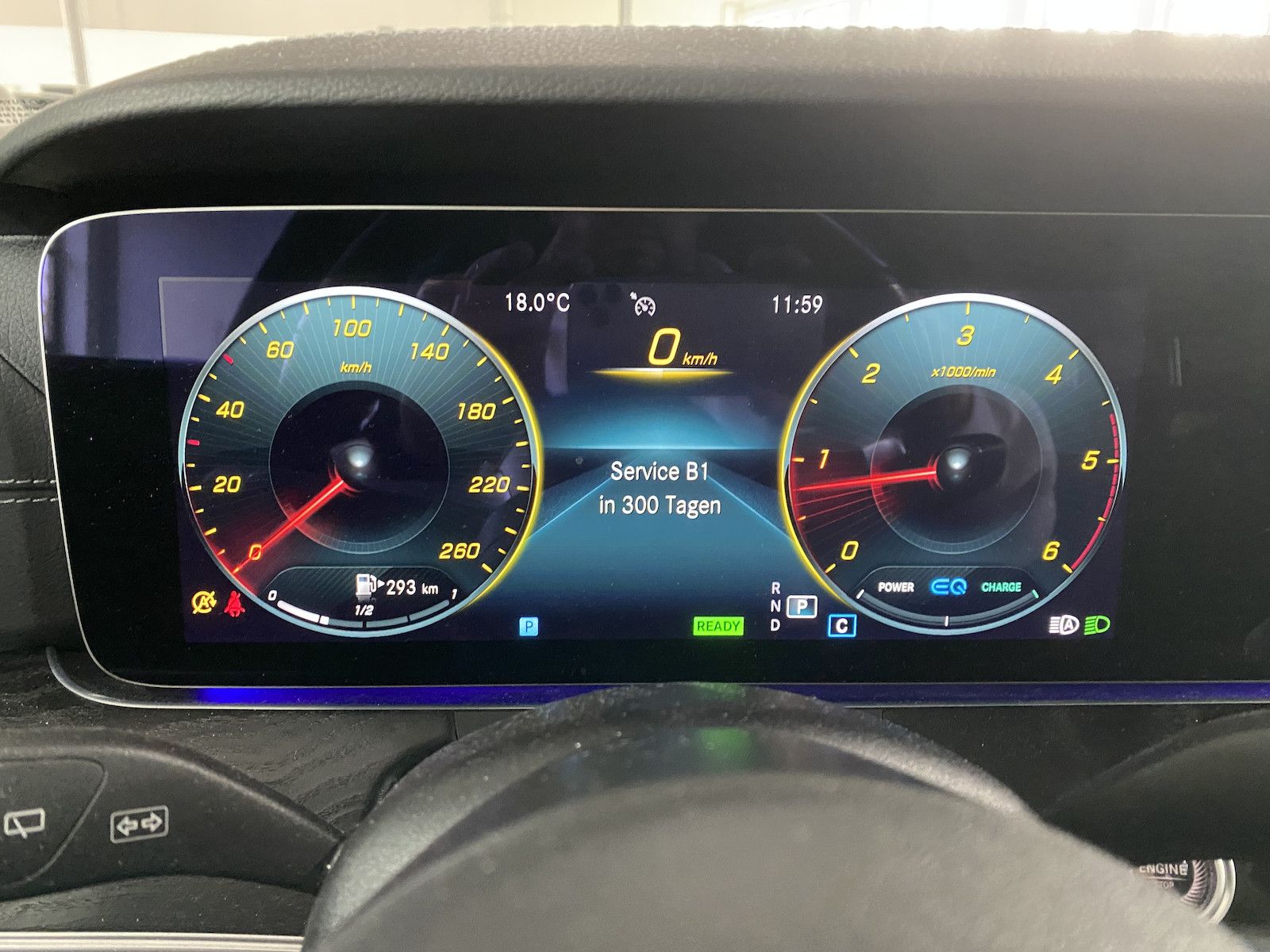 Fahrzeugabbildung Mercedes-Benz E 220 d T AMG/PANO/STHZG/´20/DIS/BUR/AHK/