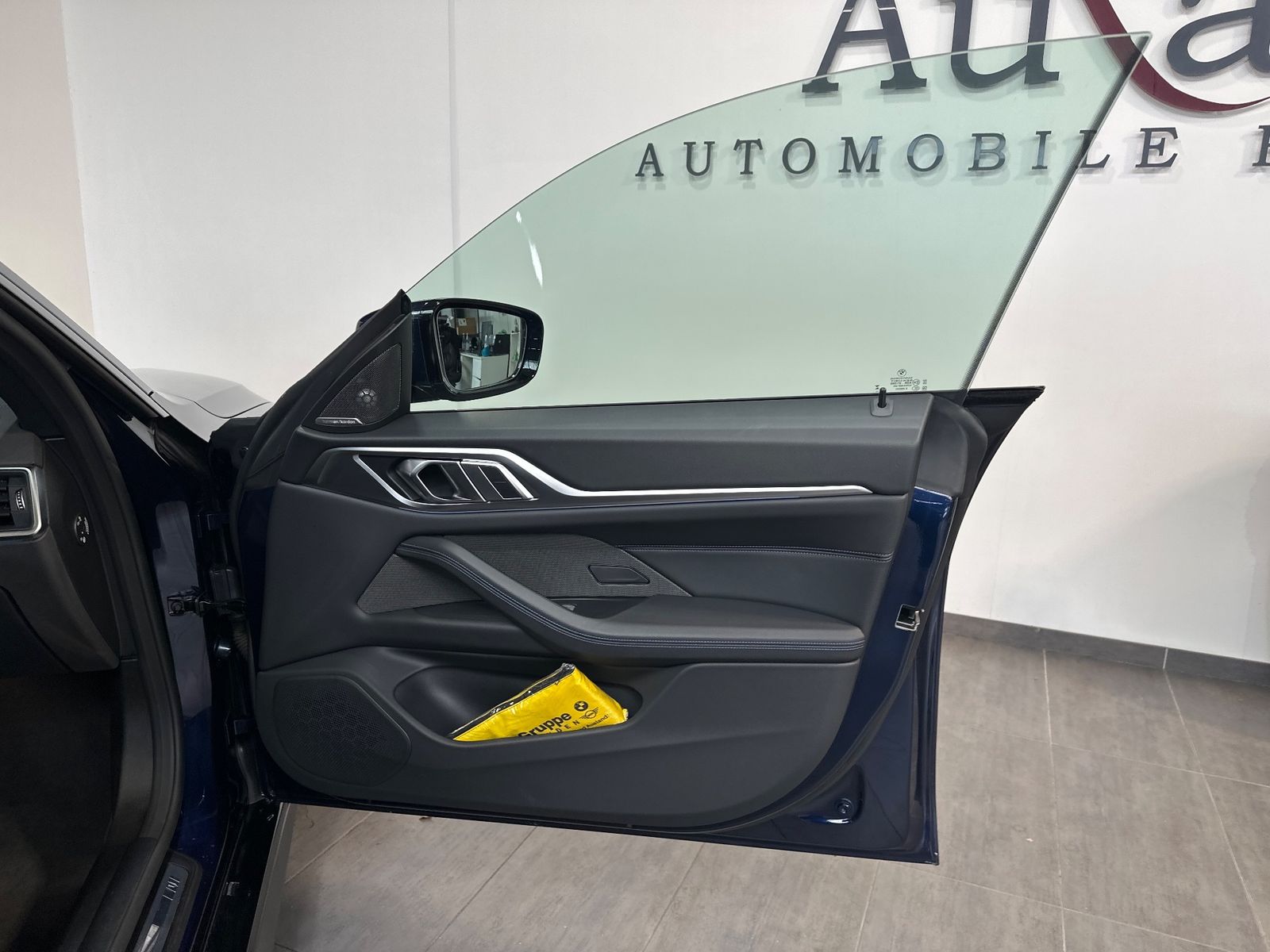 Fahrzeugabbildung BMW i4 GC eDrive40 M-Sport NAV+LED+GLASDACH+ACC+VC