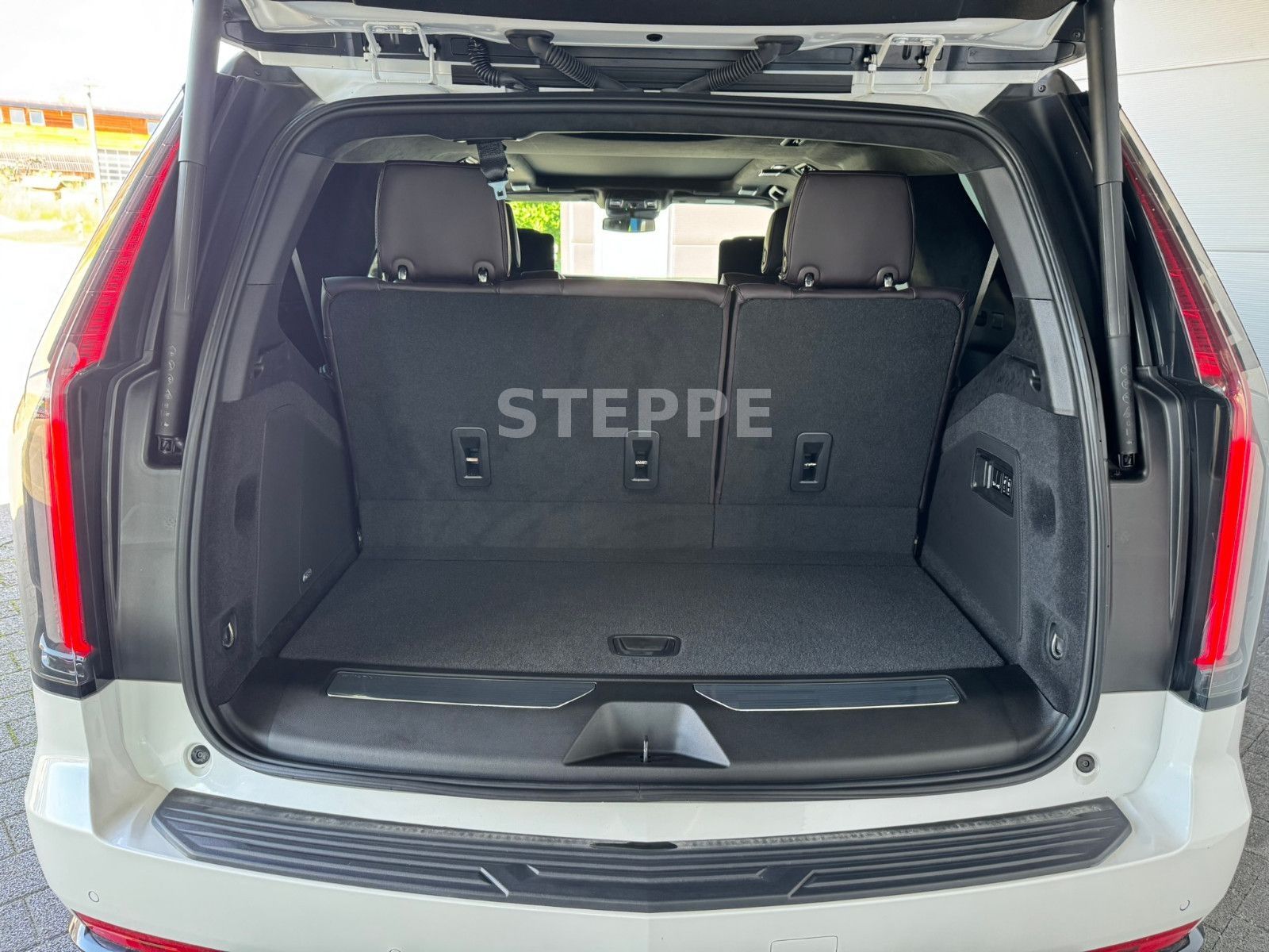 Cadillac Escalade 6.2 V8 Sport Platinum EU-Navi Luftfed.