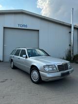 Mercedes-Benz Mercedes E220 T - S124 W124 7Sitzer - Mercedes-Benz: Kombi, S124