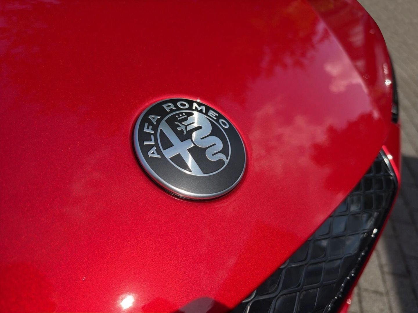Fahrzeugabbildung Alfa Romeo Junior Ibrida Sport Speciale 1,2 VGT 107kW MY26