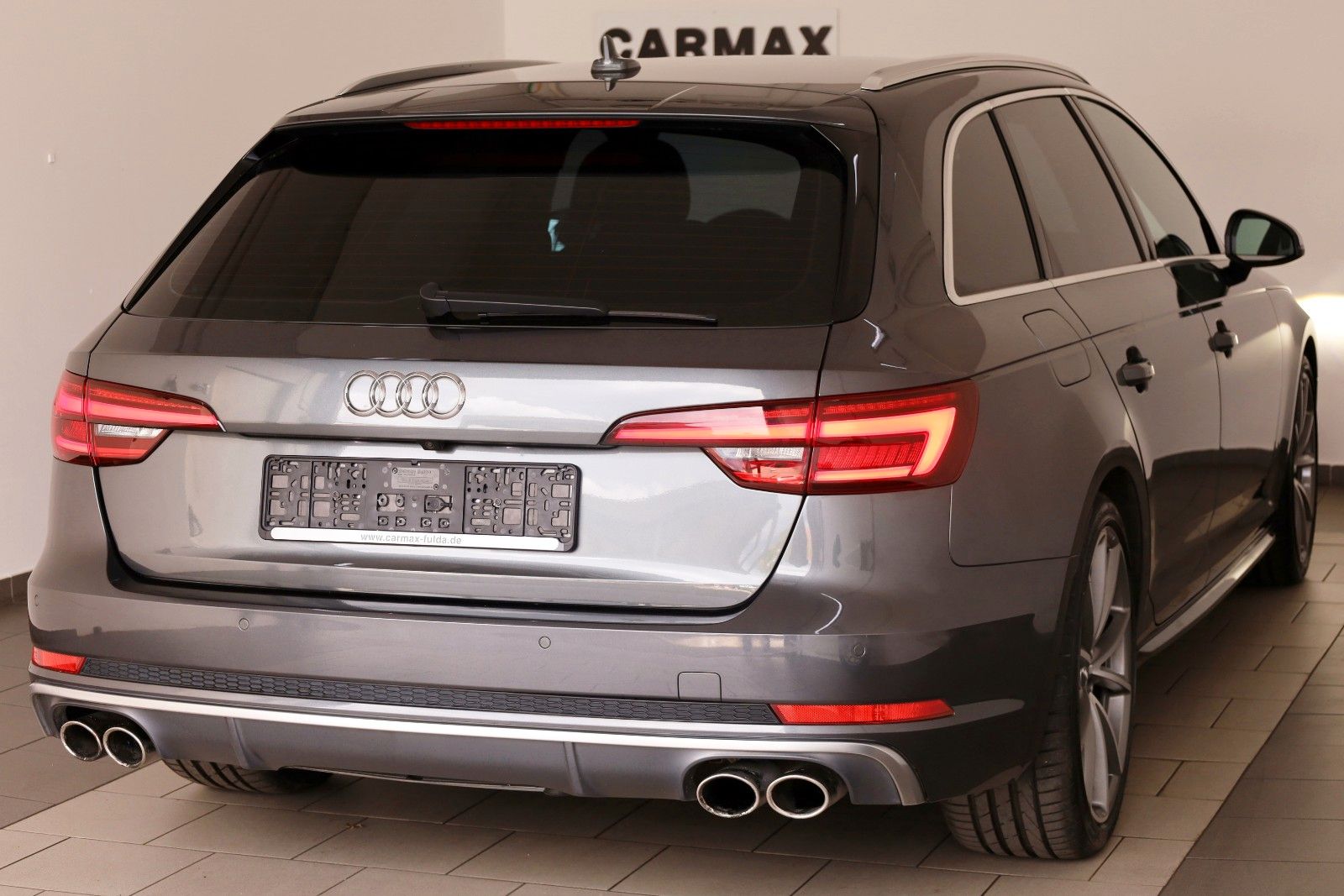Fahrzeugabbildung Audi S4 Avant 3.0 TFSI quattro TLeder,Navi,Kamera,AHK